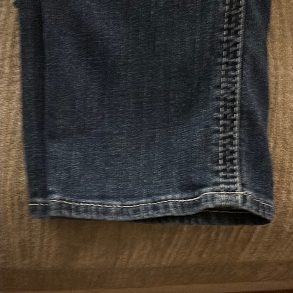 BKE Straight Blue Jeans with Vintage Distressing - Picture 7 of 8